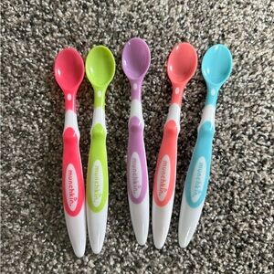 $1 add on Munchkin Bright Multi-Color Infant Feeding Spoon Set of 5